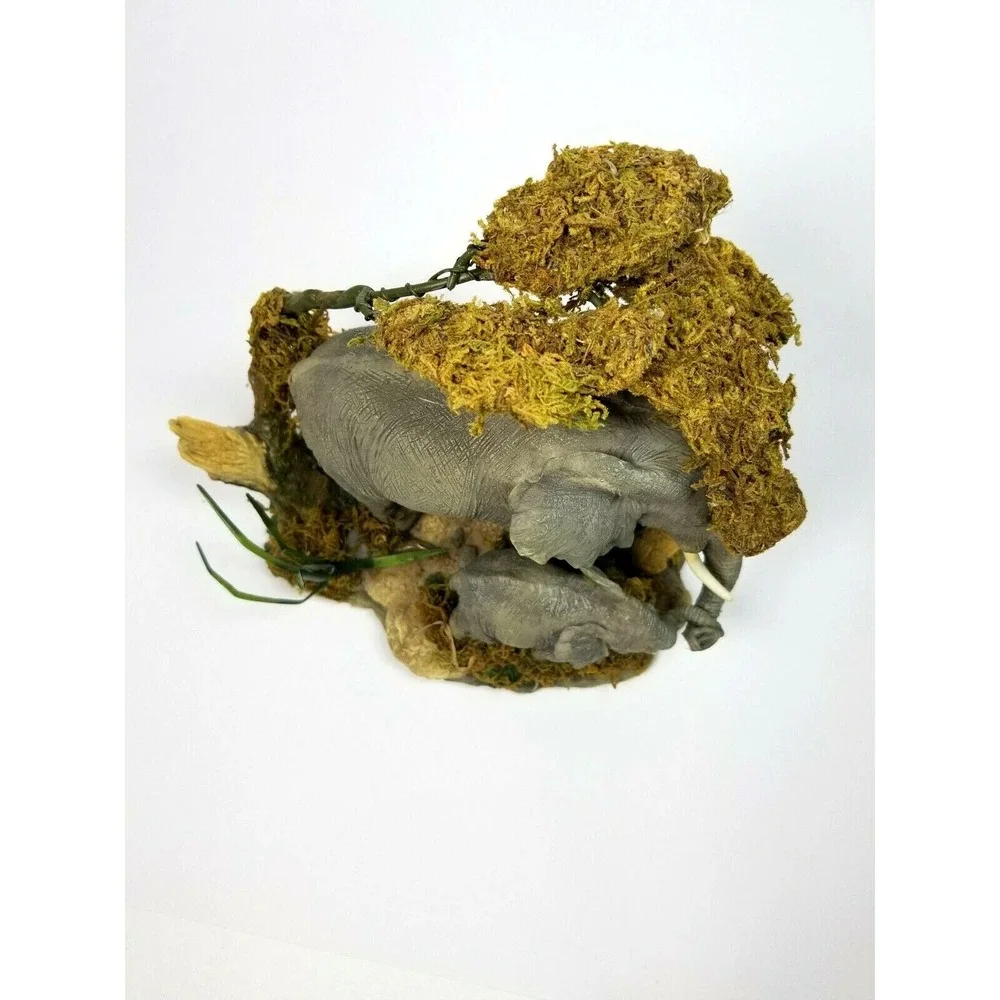 CLASSIC TREASURES  ELEPHANT SCULPTURE COLLECTION SERIES WITH BOX